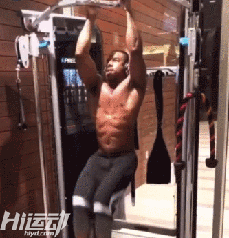 為了拍攝《黑豹》，男2號瘋狂增肌練身材，風(fēng)頭蓋過男主