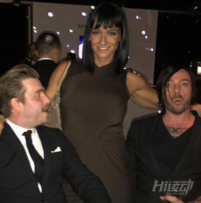 190美女當(dāng)陪練你愿意嗎？6個(gè)動(dòng)作練背你不一定能完成