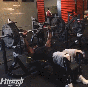 4歲失去雙腿，卻不滿足于假肢能站立！挑戰健身終成冠軍