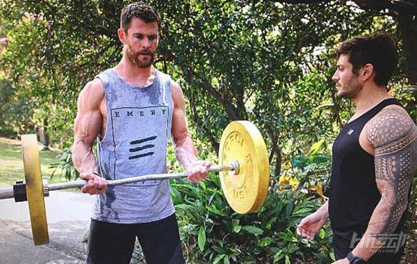 雷神3導演：“這一集你要跟綠巨人打架！”并丟給雷神一份健身計劃