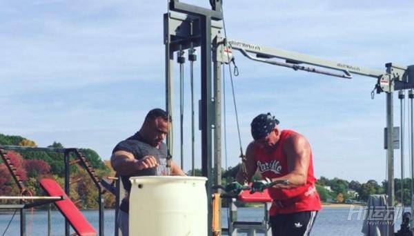 健身器械自己造：廢銅爛鐵加冰塊，冬季健身燥起來！