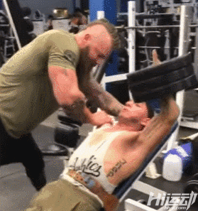 出生只有一只胳膊一條腿，身材卻比正常人都強(qiáng)百倍！