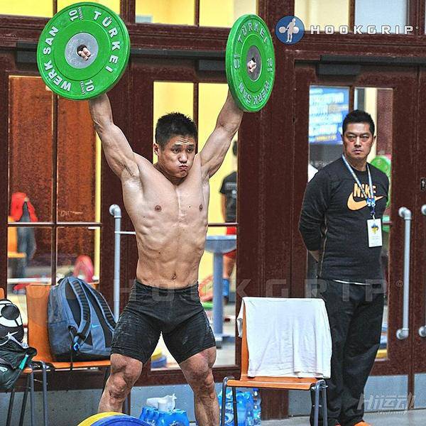 被國外媒體稱為“舉起世界的男人”！一次次刷新老外對力量的認知