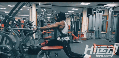 4組背部力量訓(xùn)練動(dòng)作！“大屌哥”教你練出厚實(shí)背部