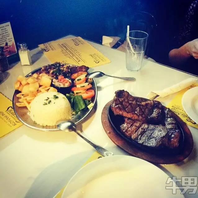 她19歲！ 完美的臀部價值百萬