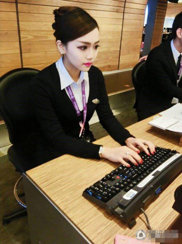 臺灣空姐曬健身照 身材火辣網友點贊