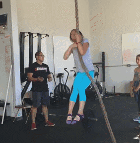 這個11歲蘿莉讓很多人汗顏！硬拉深蹲樣樣精通