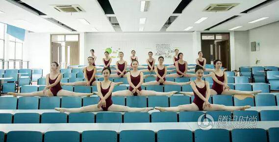 女神新標(biāo)準(zhǔn) 一字馬成為爆紅的標(biāo)準(zhǔn)