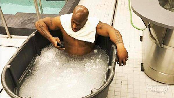 橄欖球運動為什么會經常腦震蕩？看完球員訓練！這跟撞車沒區別