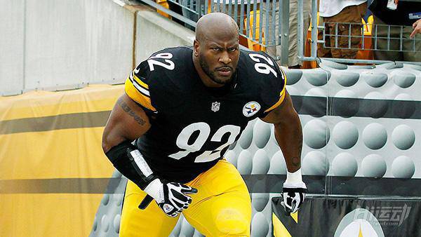 橄欖球運動為什么會經常腦震蕩？看完球員訓練！這跟撞車沒區別