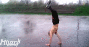 不用器械4年徒手健身！小伙從瘦“鵪鶉”到“肌霸”完美蛻變！