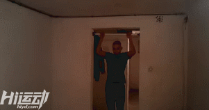 不用器械4年徒手健身！小伙從瘦“鵪鶉”到“肌霸”完美蛻變！