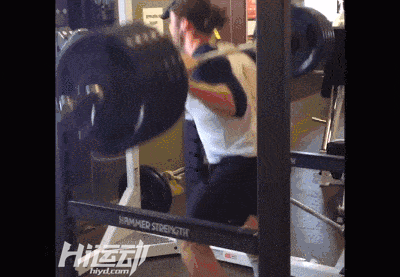 曾經(jīng)是個菜鳥，直到他姐夫出現(xiàn)！小伙練成了少有的真空腹