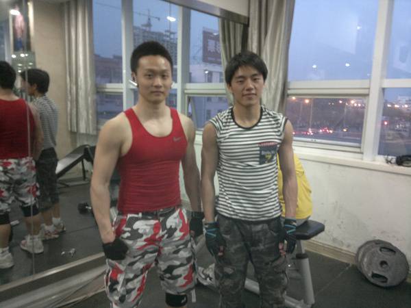 80斤瘦弱男生鍛煉變男神的增肌故事