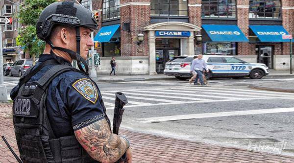 除配槍外，還得健身練出強壯身體！紐約警察是最危險的職業(yè)