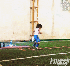 年僅4歲的“小姑涼”一身肌肉，競(jìng)對(duì)父親下如此狠手！