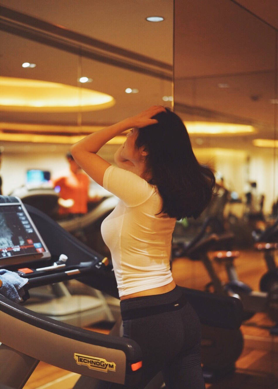 籃球?qū)氊惤∩硭秸?傲人上圍不忍直視