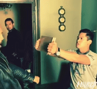 武打明星健身很霸道！占用他的器械，直接叫人滾開