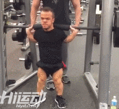 身高1米2卻夢(mèng)想當(dāng)消防員，付出百倍努力健身成小巨人