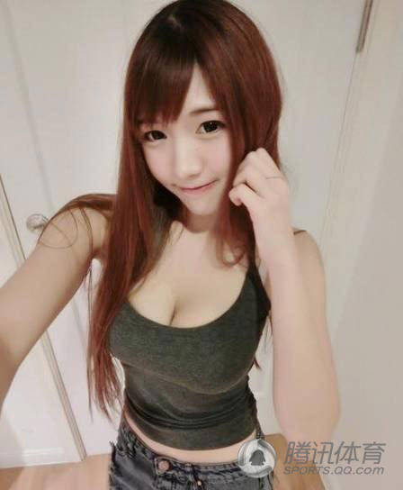 泰國主播棒糖妹曬私照 “球”賽又升級