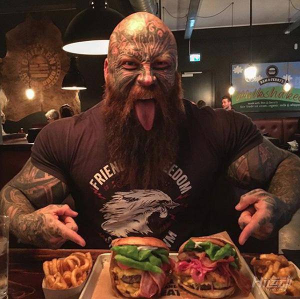 入過黑幫蹲過大獄！31歲健身逆襲成彪悍巨獸