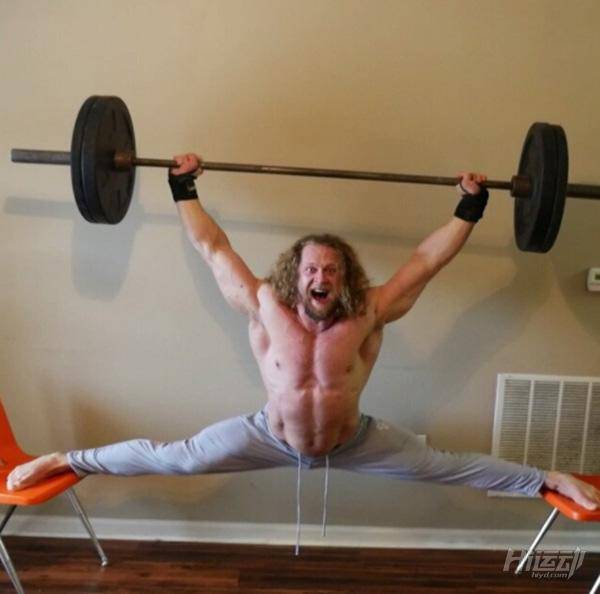 滿腦子都是騷操作！健身界的一股泥石流