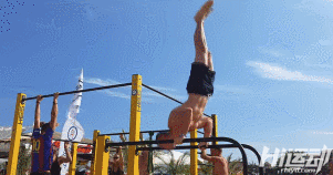 不用器械4年徒手健身！小伙從瘦“鵪鶉”到“肌霸”完美蛻變！