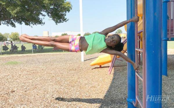 9歲蘿莉8塊腹肌！被這強大的身體控制力震撼到了
