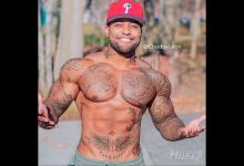 肌肉男的花式俯臥撐 你能挑戰(zhàn)幾個？