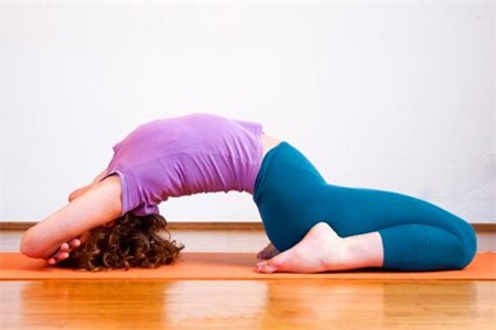 如何練出小蠻腰？快速瘦腰的四組瑜伽動作