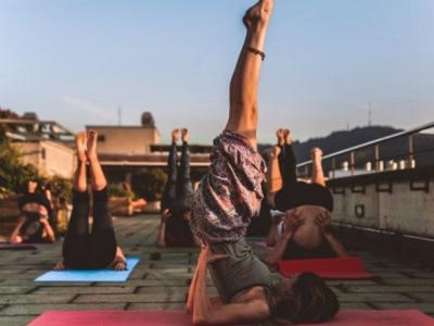 四組提升氣質的瑜伽動作，女性堅持練習隨時擁有好體態