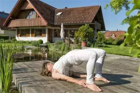 適合女性的瑜伽減肥動作，輕松減肥甩掉小肚腩