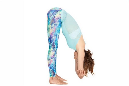 緩解疲勞又能暖身的瑜伽動作，難度不高但非常有效