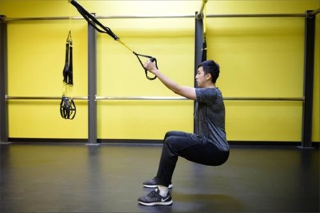 深蹲的好處，女人練習這五種深蹲瑜伽動作讓身材更迷人