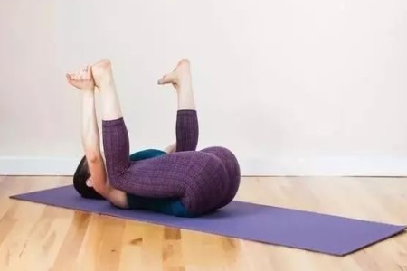 瑜伽動(dòng)作不難練，女性產(chǎn)后也可以練的瑜伽動(dòng)作