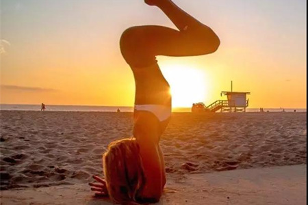 練習瑜伽的好處不僅僅是減肥，這些瑜伽動作體式有助于緩解肩酸腰疼