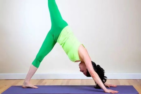 掰腿的正確姿勢 性愛姿勢大全幫助女性放心去愛