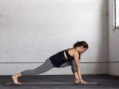 痛經怎么緩解？三組瑜伽出入門教學視頻告別痛經的困擾