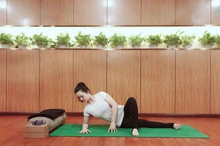 產后瑜伽修復有用嗎，最適合產后媽媽的四個瑜伽動作