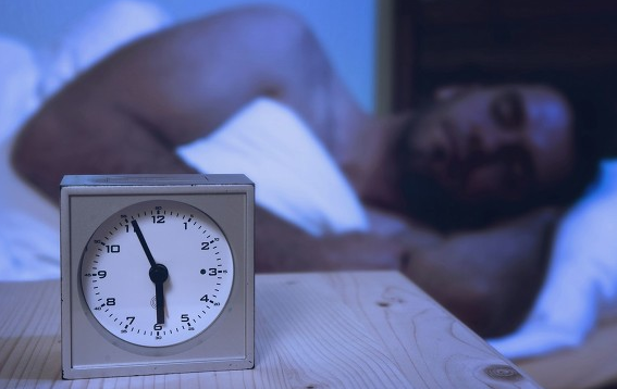 8個(gè)睡前燃脂動(dòng)作 減肥就是這么簡單