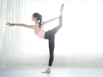 瑜伽動作圖片大全，瘦肚子瑜伽體式讓你瘦出細腰