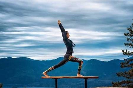 什么是脊柱側(cè)彎 女人練習(xí)瑜伽有什么好處