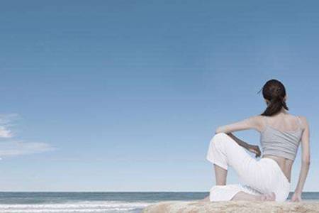 女人應不應該給自己報個瑜伽 女人練瑜伽的好處及用處