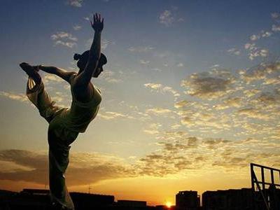 訓練瑜伽的好處是什么  改善青少年脊柱側彎等欠佳體態