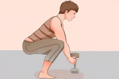 啞鈴深蹲有哪些好處和壞處