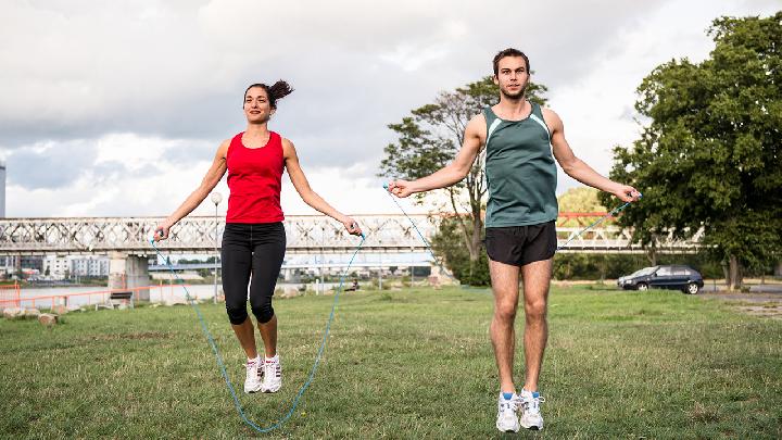 做什么減肥操能塑造身材 3步減肥操打造迷人身材