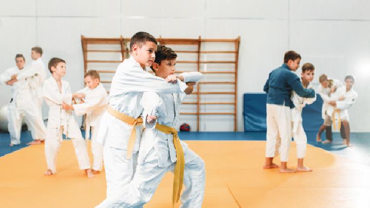 如何才能正確達(dá)到減肚腩的效果 夏季快走減肚腩快速燃燒脂肪