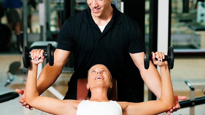 運動減肥的誤區有哪些?上班族運動減肥方法有哪些?-易網健康<a href=http://www.gyfww.com/jkys/ target=_blank class=infotextkey>養生</a>網 運動減肥的誤區有哪些?上班族運動減肥方法有哪些?