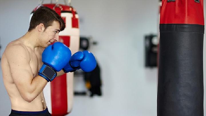 怎么鍛煉才能減肚子上的贅肉？做什么運動可以瘦肚子？