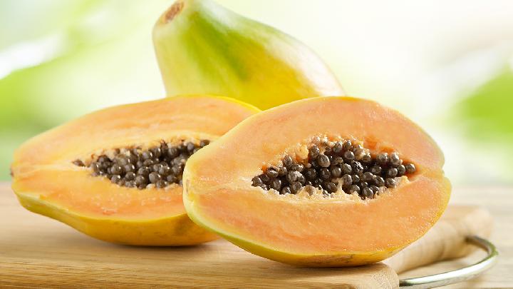 荷葉茶減肥需要注意什么?喝荷葉茶減肥的幾點(diǎn)建議-易網(wǎng)<a href=http://www.gyfww.com/ target=_blank class=infotextkey>健康養(yǎng)生</a>網(wǎng) 荷葉茶減肥需要注意什么?喝荷葉茶減肥的幾點(diǎn)建議